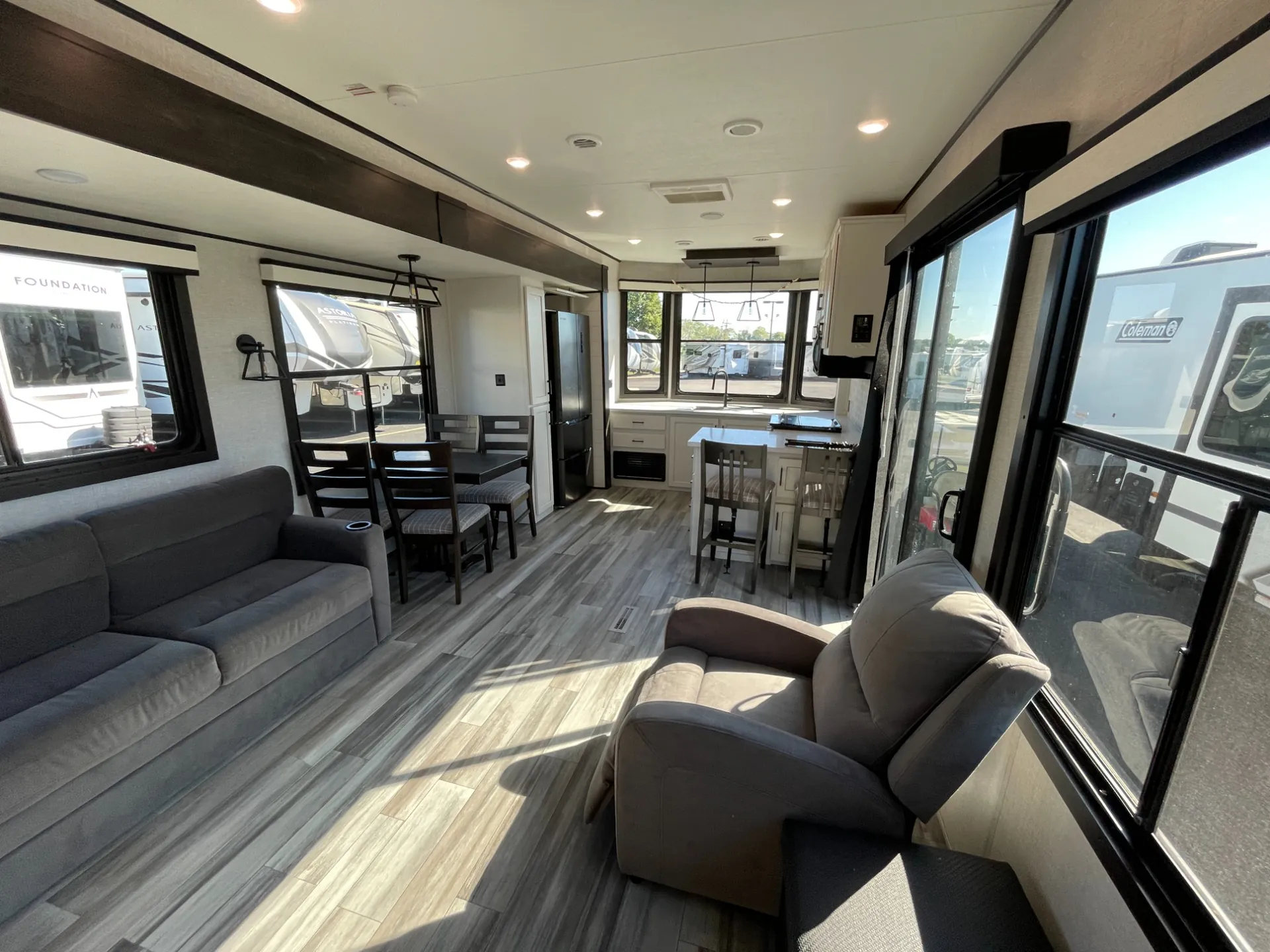 2024 Jayco Jay Flight Bungalow 40FKDS - Photo 3