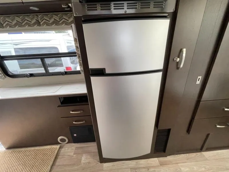 2015 Leisure Travel Unity 24MB - Photo 3