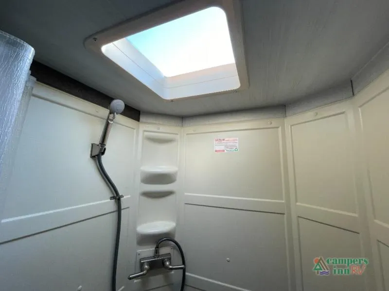 2021 Winnebago Micro Minnie 2108FBS - Photo 4