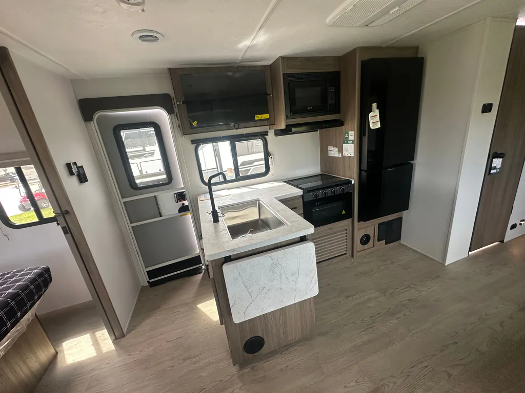 2026 Coachmen Freedom Express Select 30SE, Photos photo 23