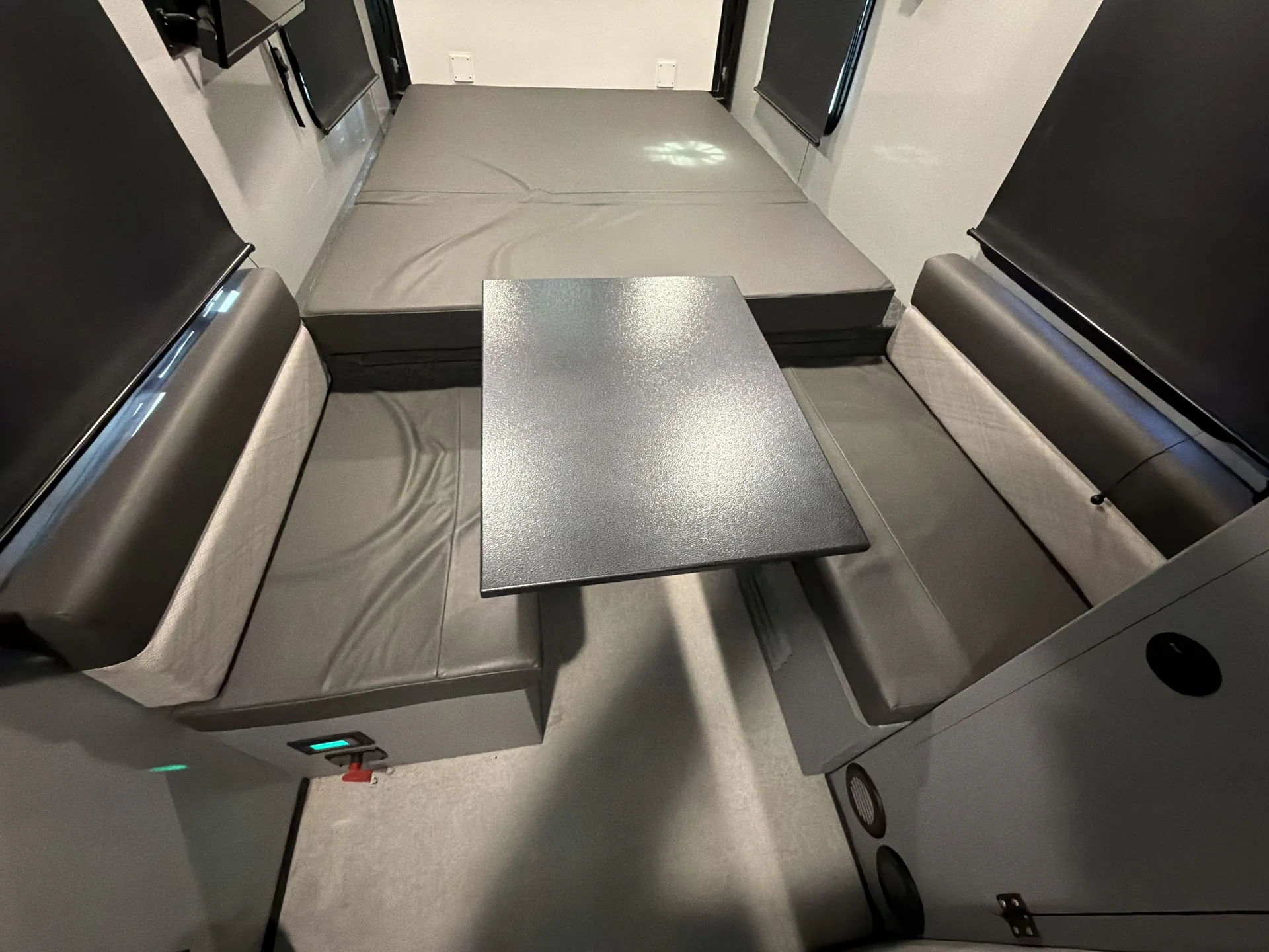 2025 Encore RV ROG 16FB - Photo 3