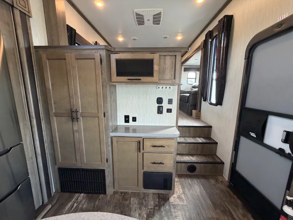 2021 Forest River Sabre 37FLH, Photos photo 12