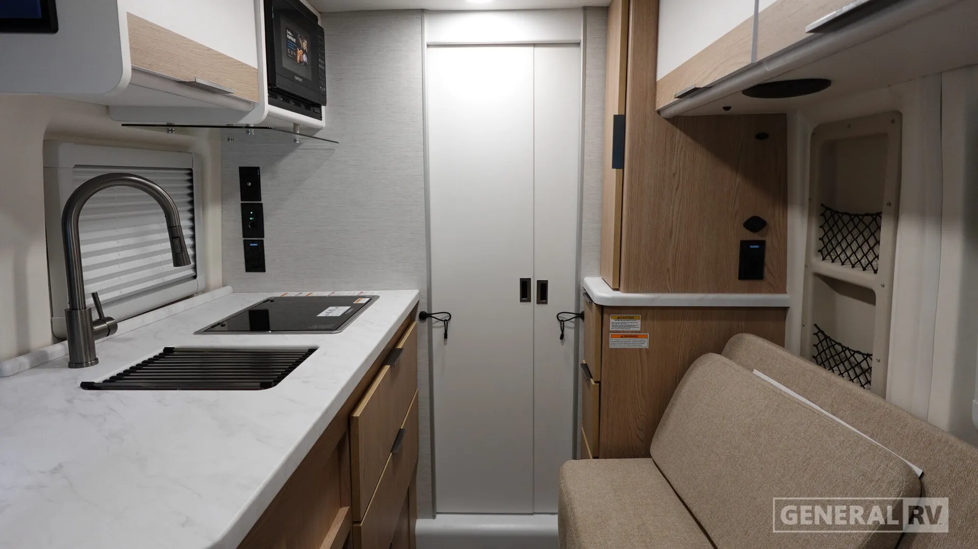 2027 Thor Motor Coach Scope 18M - Photo 3
