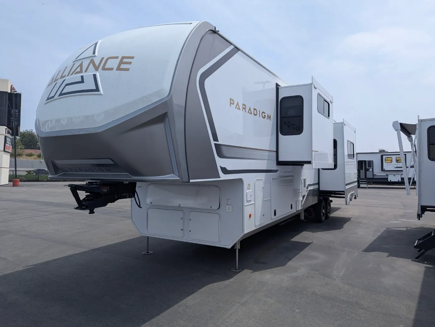 2026 Alliance RV Paradigm 382RK - Photo 3