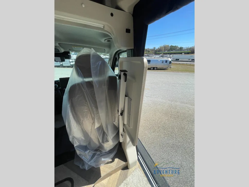 2025 Winnebago Travato 59G, Photos photo 17
