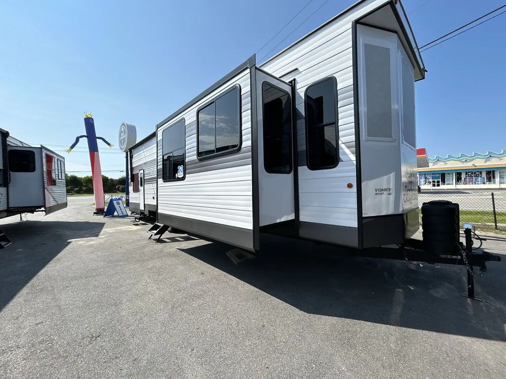 2027 Jayco Jay Flight Bungalow 401LOFT DS, Photos photo 2