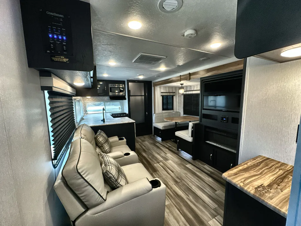 2023 Coachmen Freedom Express Ultra Lite 274RKS, Photos photo 2