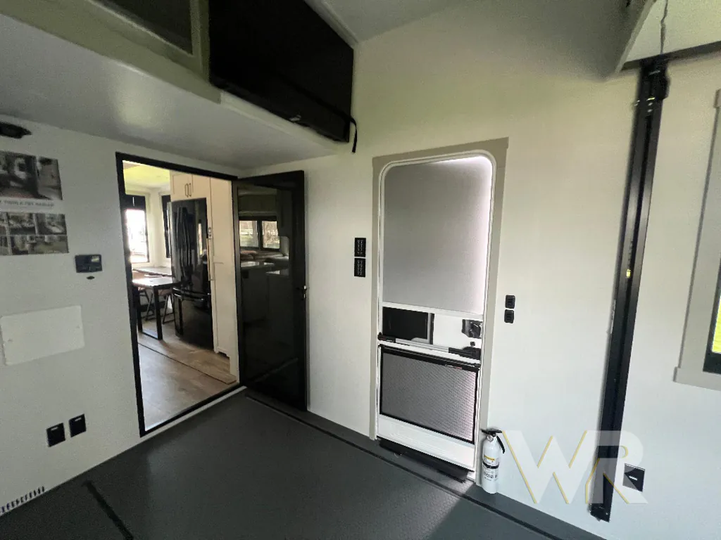 2026 Brinkley Model G 3950, Photos photo 66
