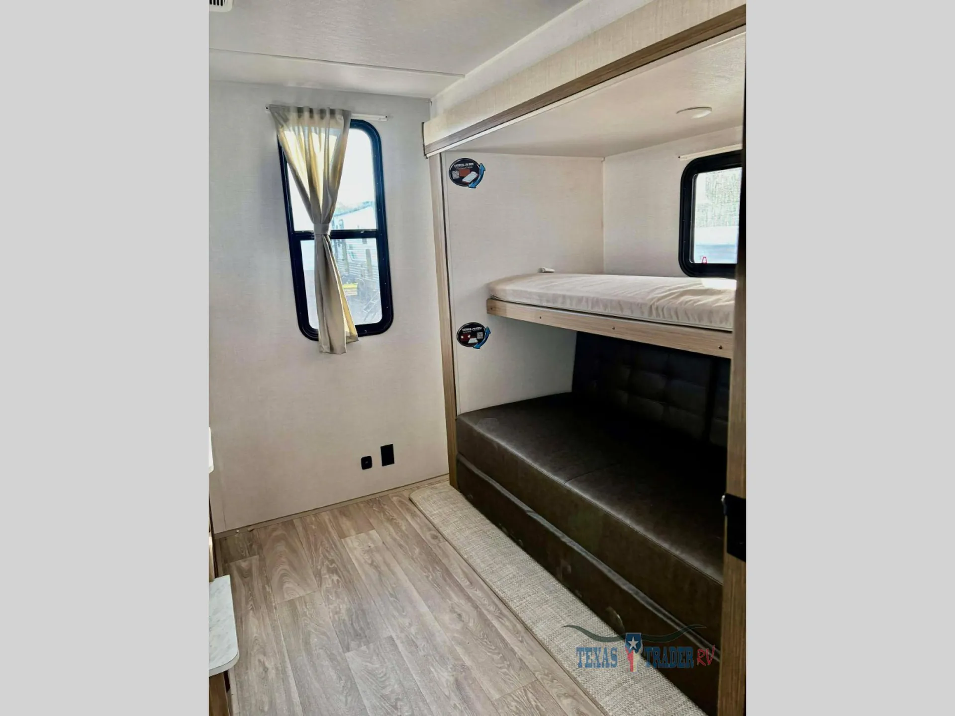 2026 Forest River Wildwood 32BHDS — Photo 7