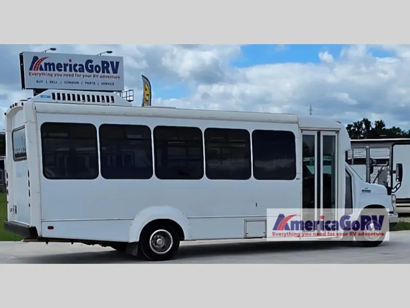 2017 Forest River RV FORD Used    E450 - Photo 4