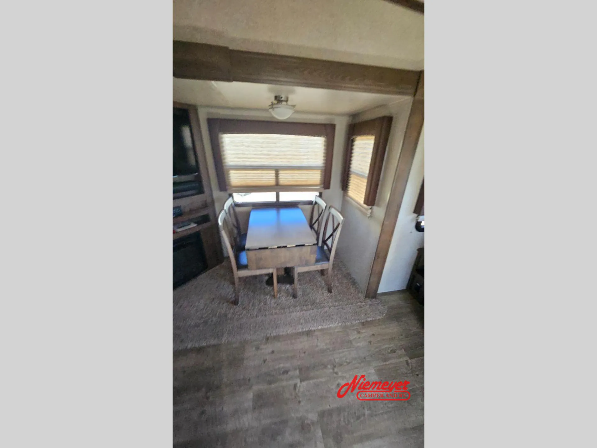 2019 Forest River RV Rockwood Signature Ultra Lite 8289WS — Photo 7