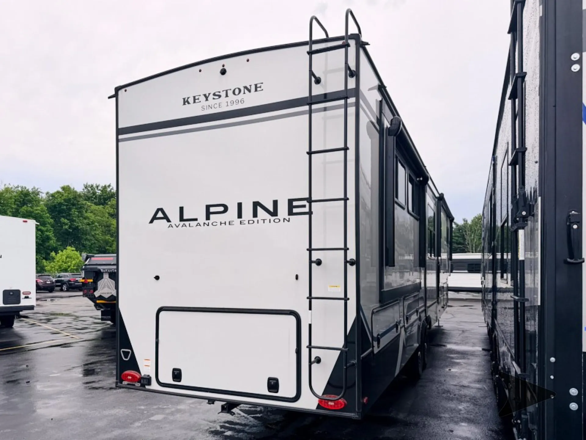 2026 Keystone Alpine Avalanche Edition 381DL - Photo 3