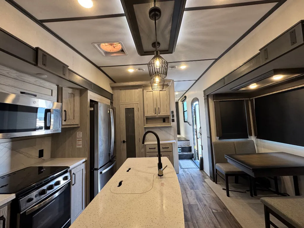 2022 Keystone Montana High Country 385BR, Photos photo 23