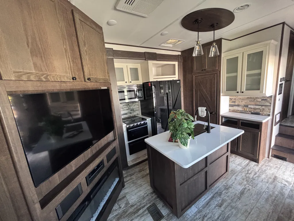 2022 Forest River XLR Nitro 35DK5, Photos photo 4