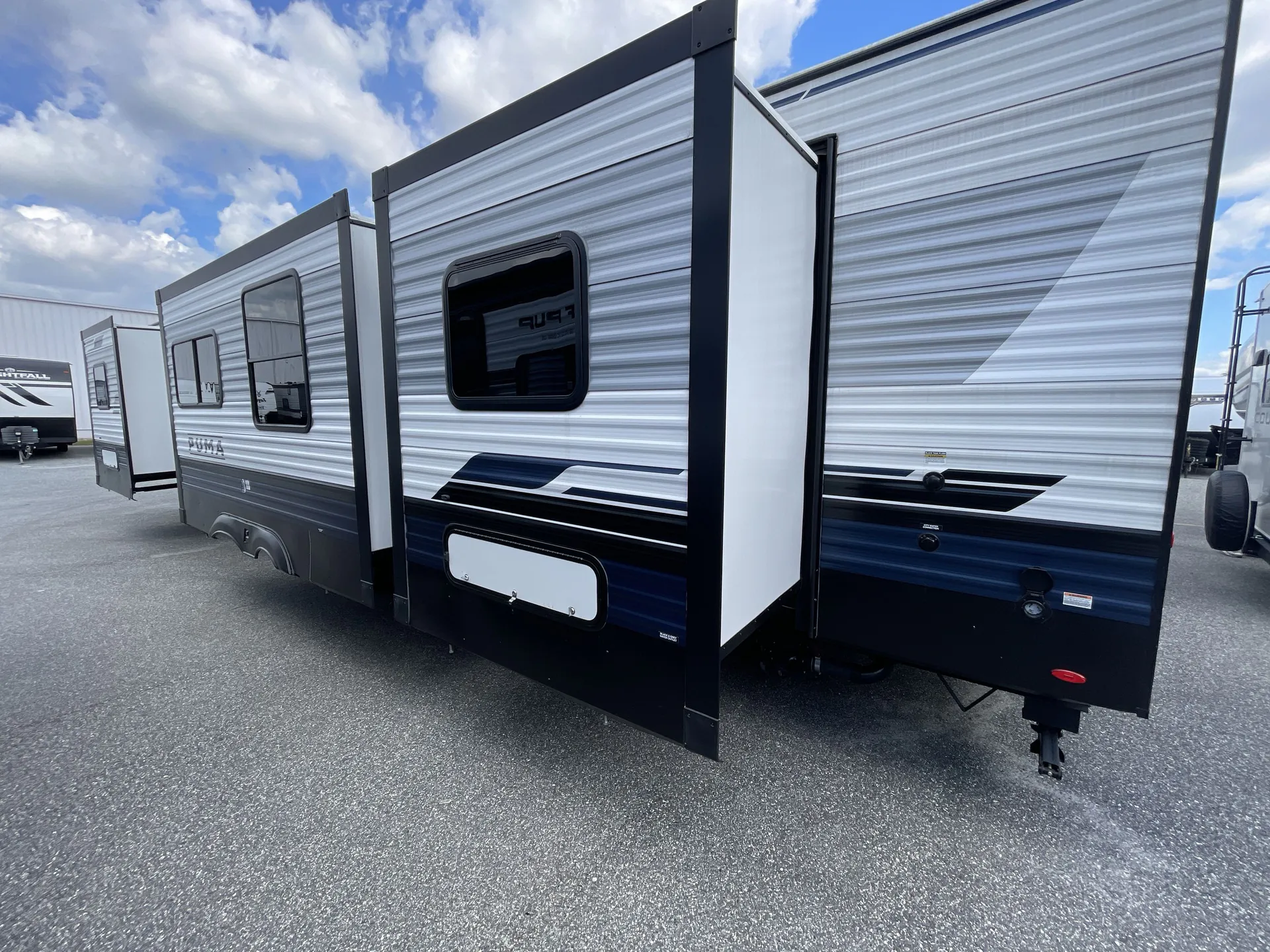 2025 Forest River Puma Vista 39DBT — off campside