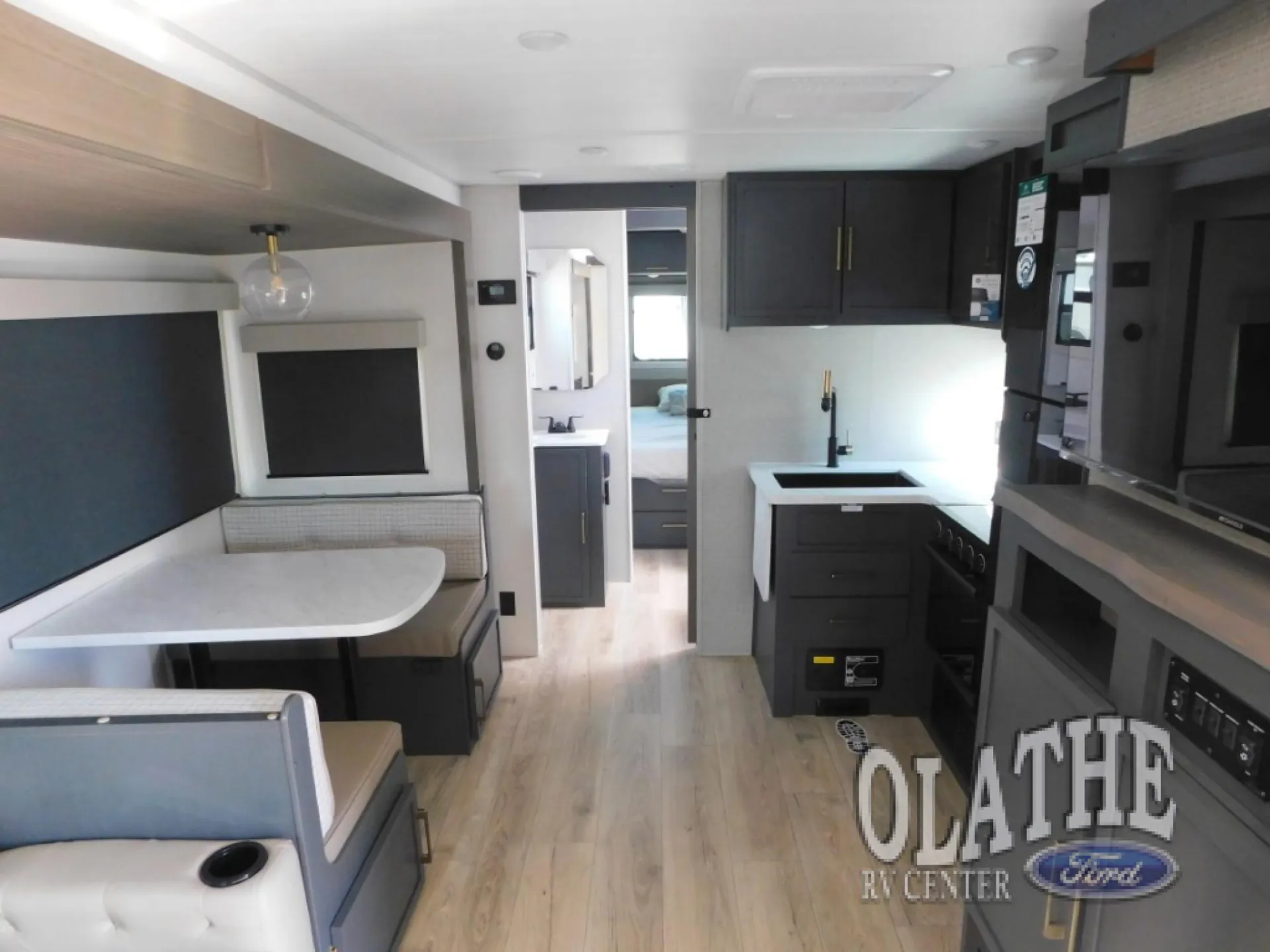 2027 Forest River Surveyor Legend 296QBLE — Photo 7