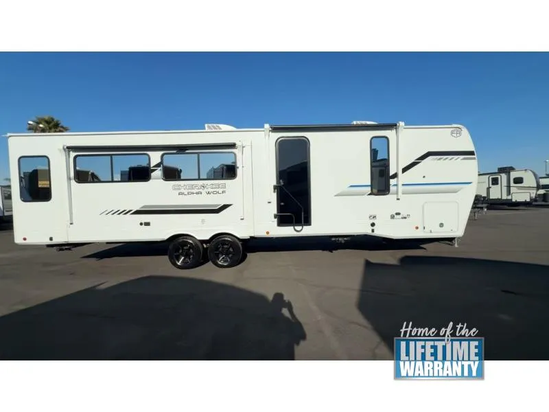 2026 Forest River Cherokee Alpha Wolf 26RL - Photo 3
