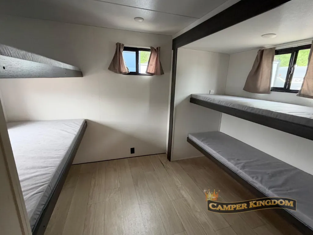 2027 Shasta I-5 532BEDS, Photos photo 18
