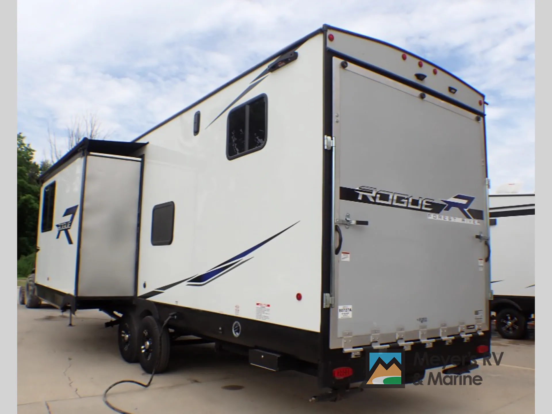 2023 Forest River Vengeance Rogue SUT 327SUT - Photo 4