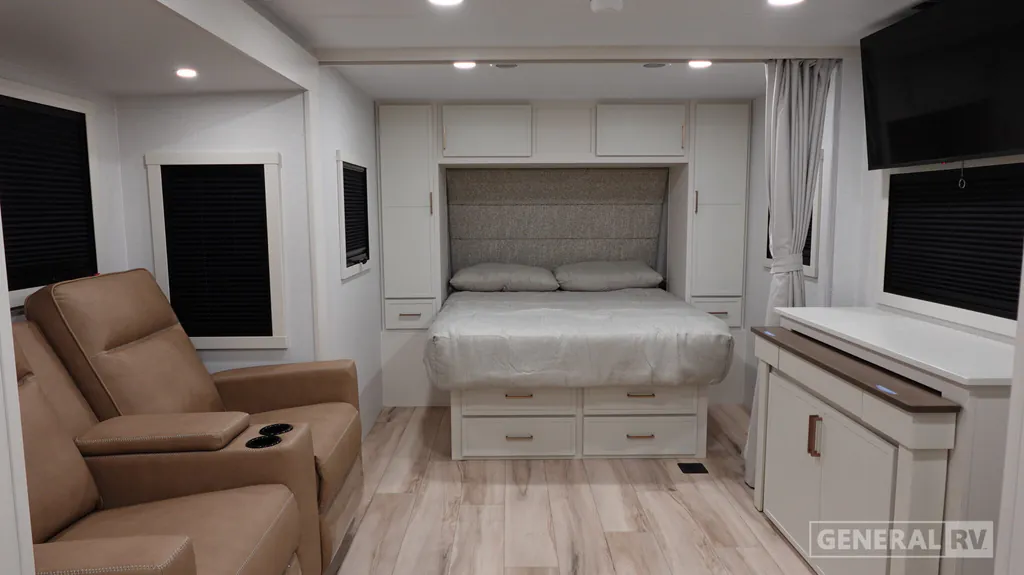 2026 Brinkley Model Ix 23X, Photos photo 4