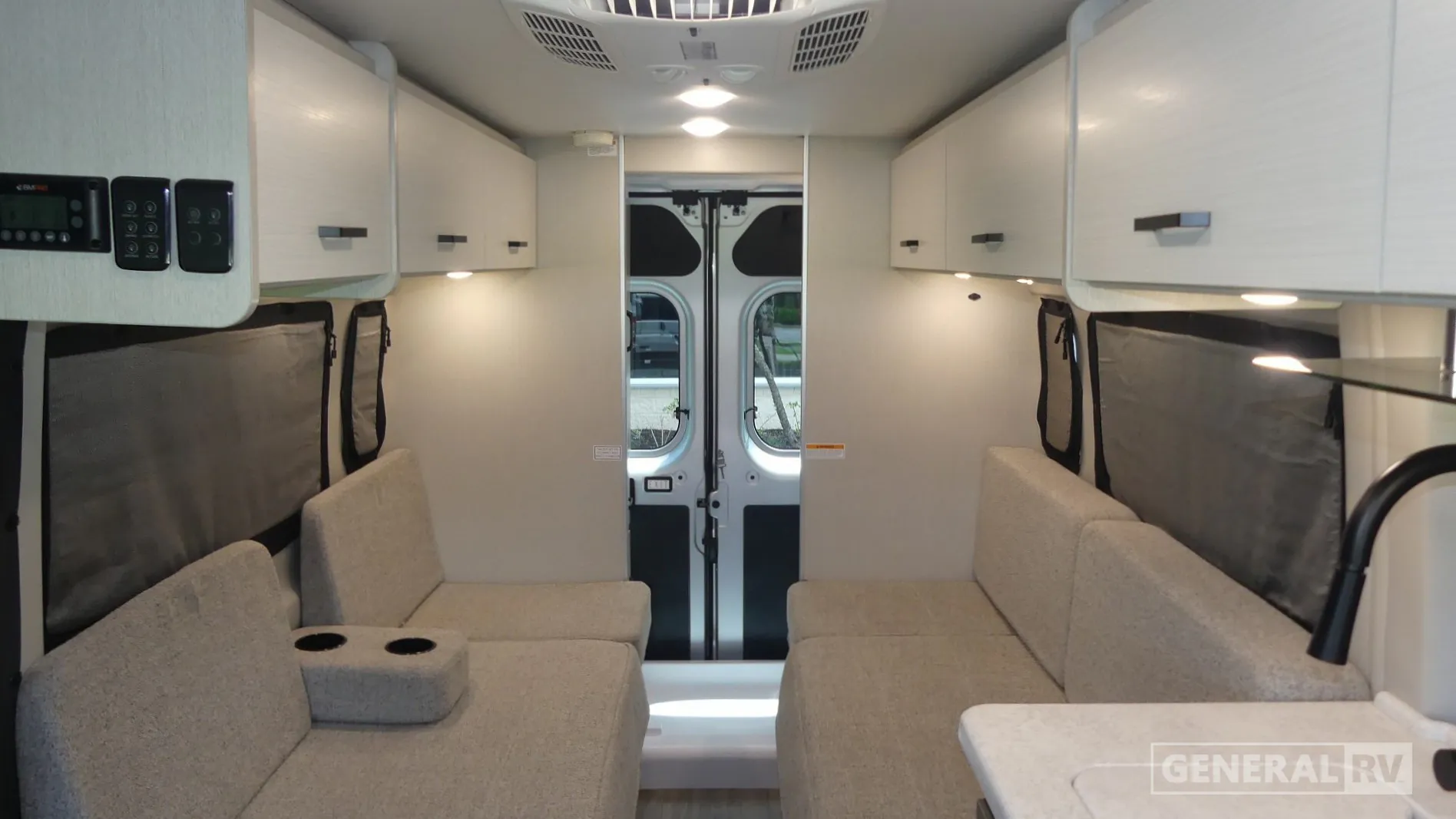2024 Thor Motor Coach Dazzle 2LB - Photo 3