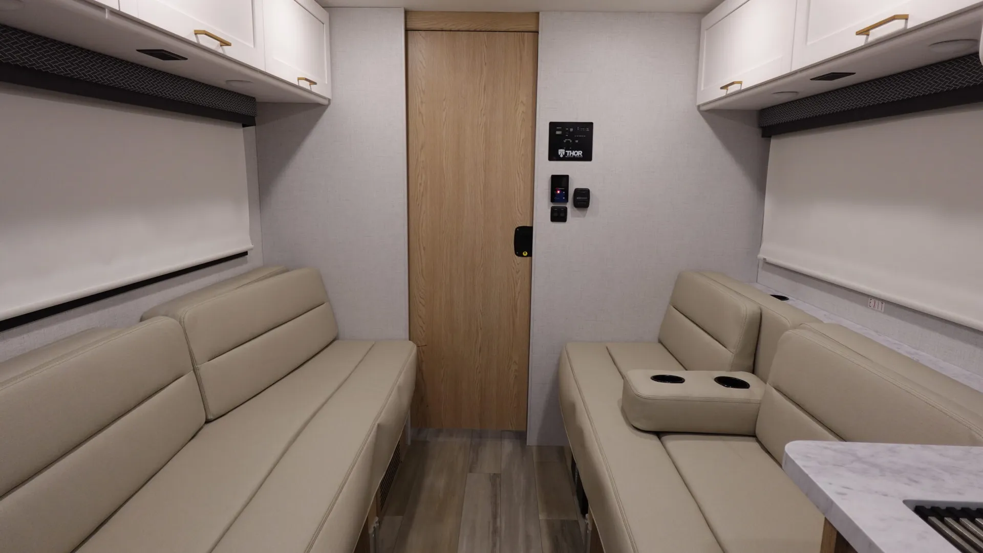 2026 Thor Motor Coach Four Winds 19X - Photo 3