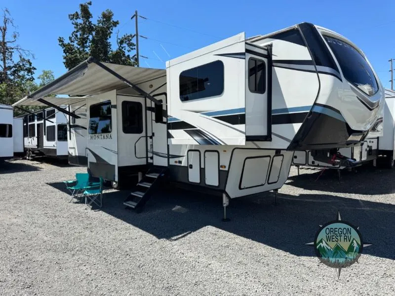 2021 Keystone Montana 3762BP - Photo 2