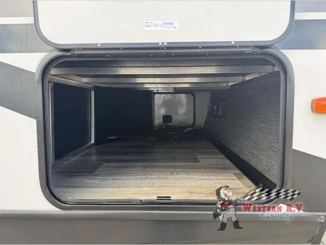 2024 CrossRoads Cruiser Aire 33BHB - Photo 4