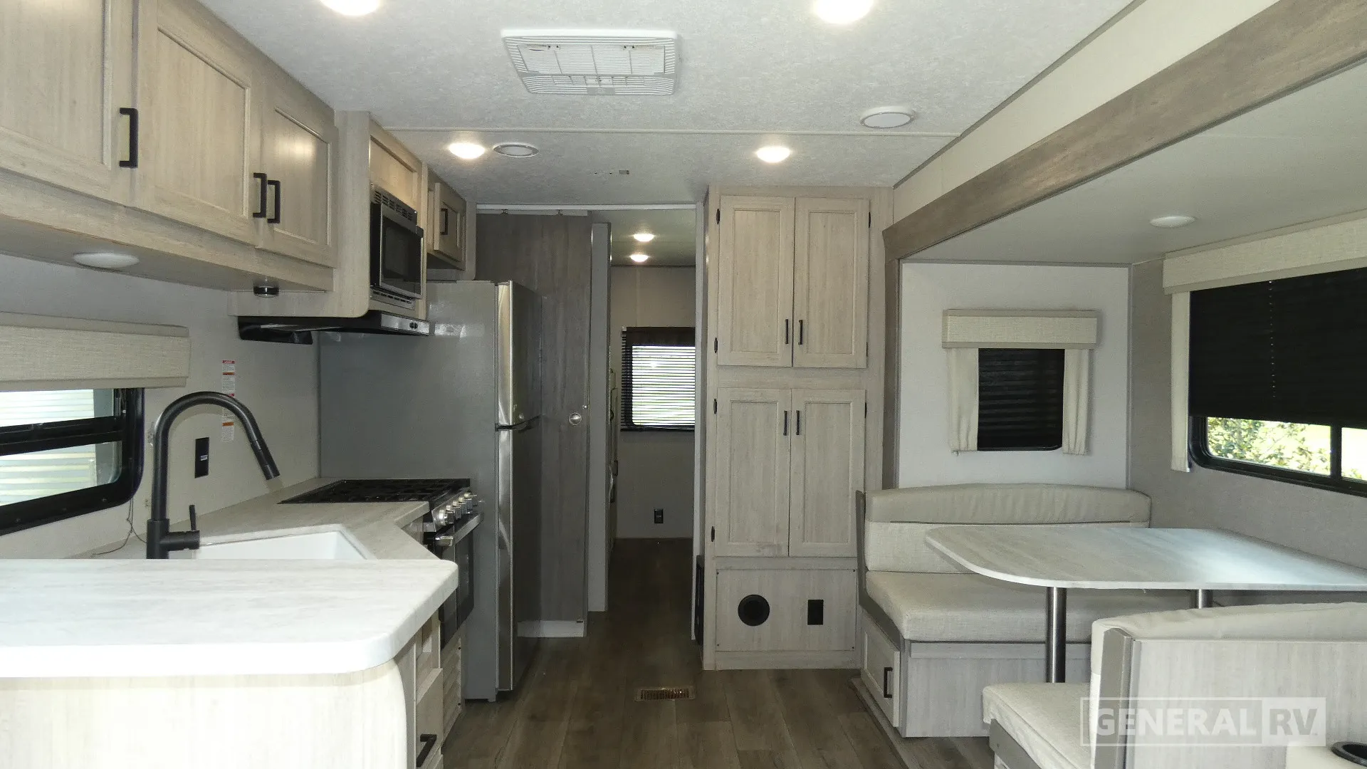 2024 Coachmen Catalina Destination Series 40BHTS - Photo 3