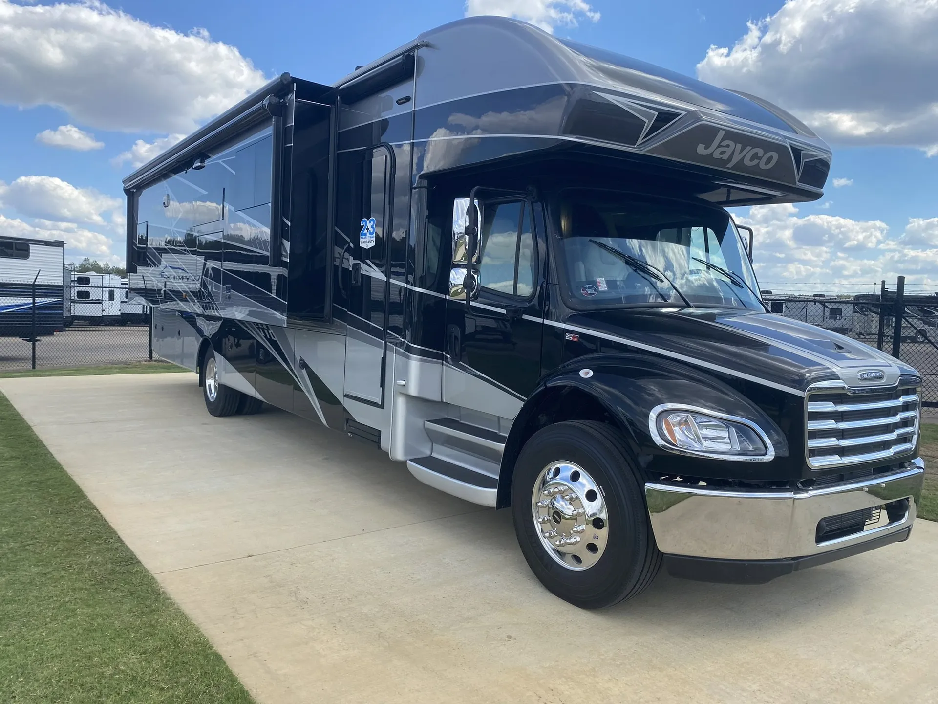2026 Jayco Seneca 37M - Photo 2