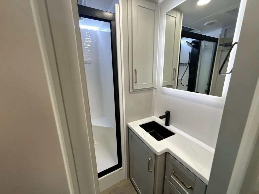 2025 Brinkley Model Z AIR 295, Photos photo 18