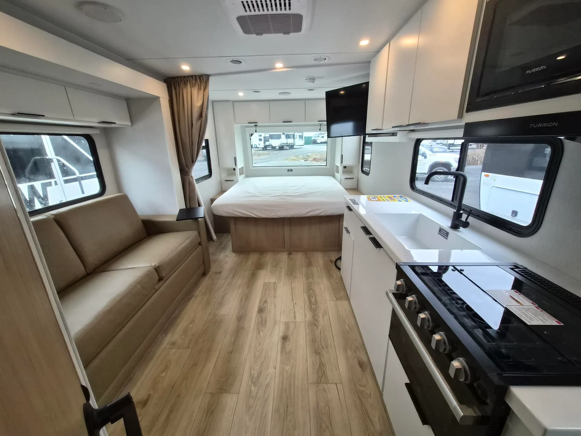 2026 Winnebago Thrive 18FBS - Photo 3