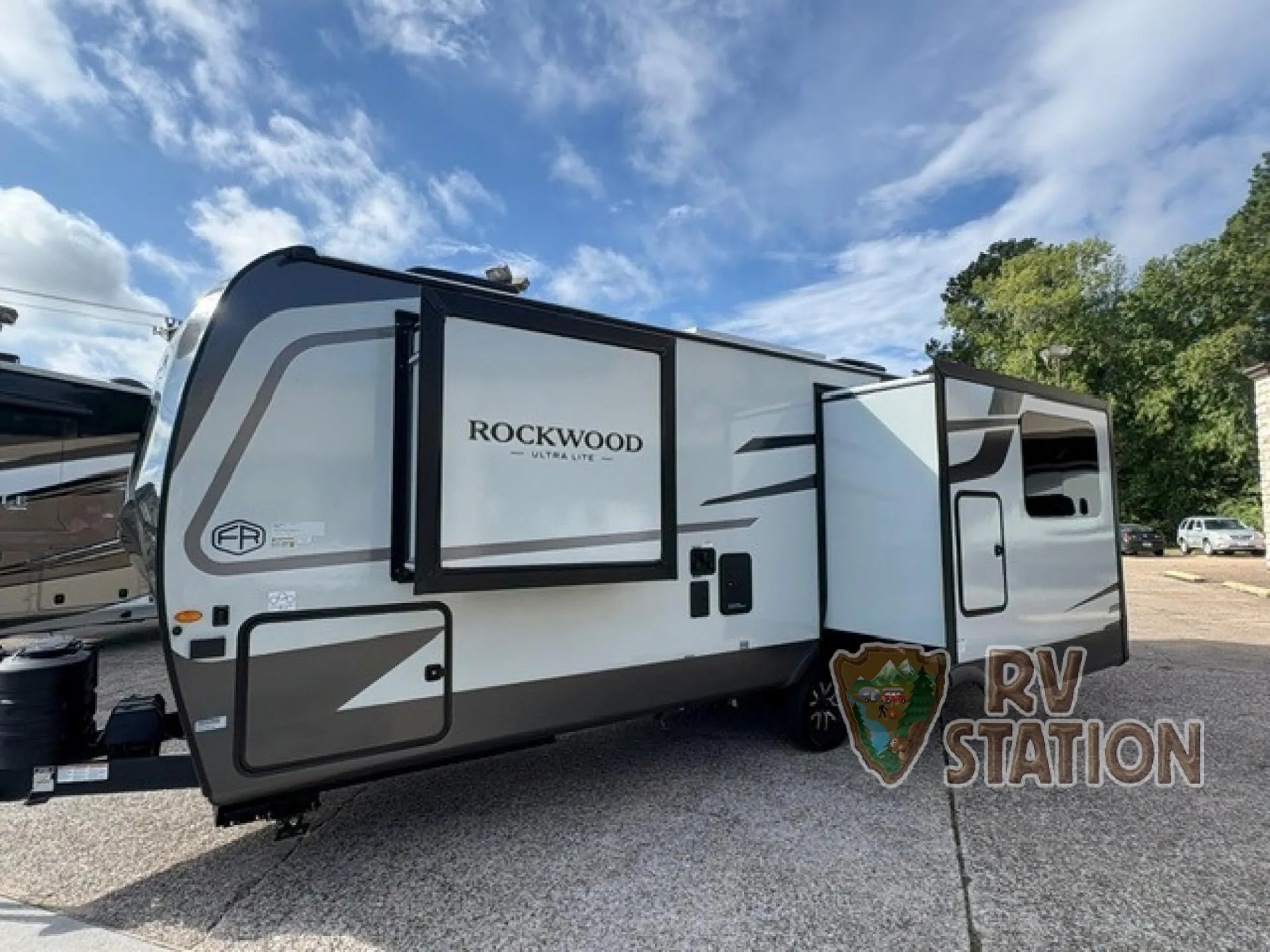 2027 Forest River Rockwood Ultra Lite 2618RD — Photo 5