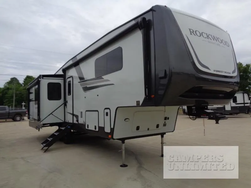 2026 Forest River Rockwood Signature 372RL - Photo 2