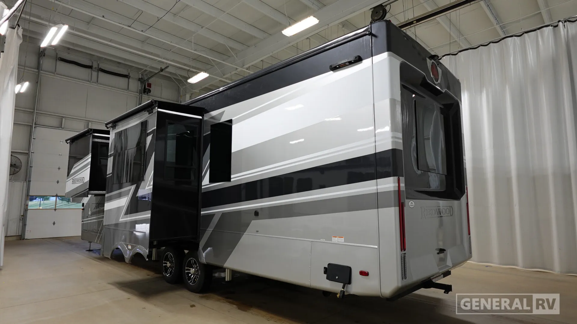 2027 Crossroads RV Redwood 401LK - Photo 4