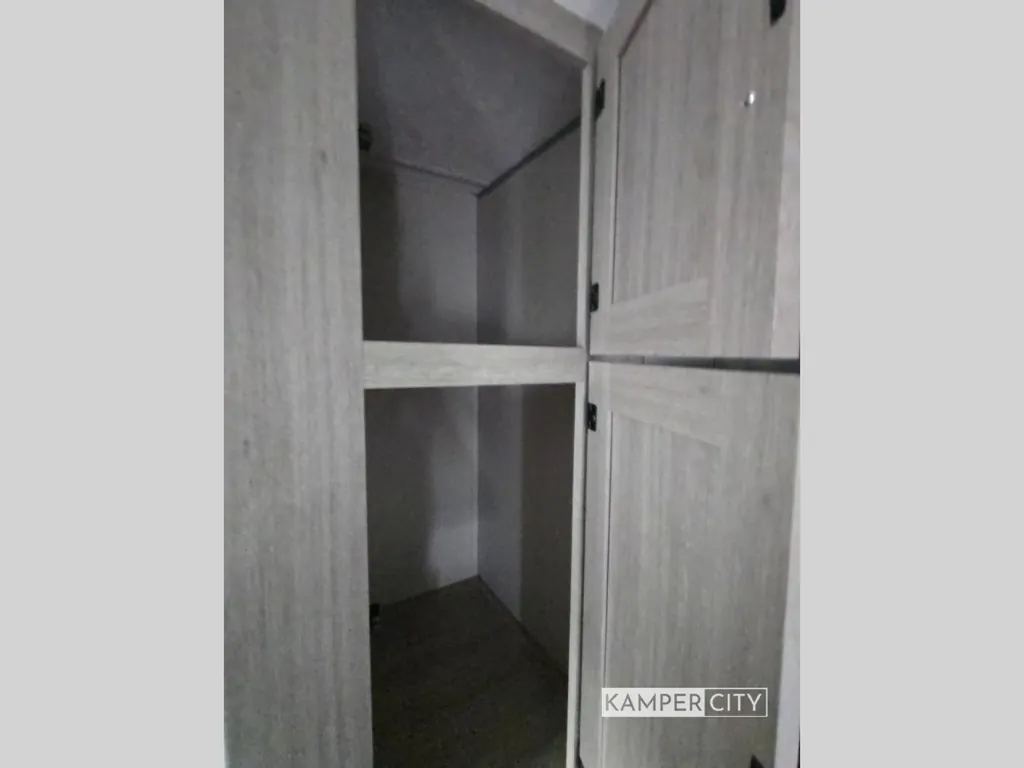 2025 Coachmen Catalina Legacy Edition 323MAZE, Photos photo 37