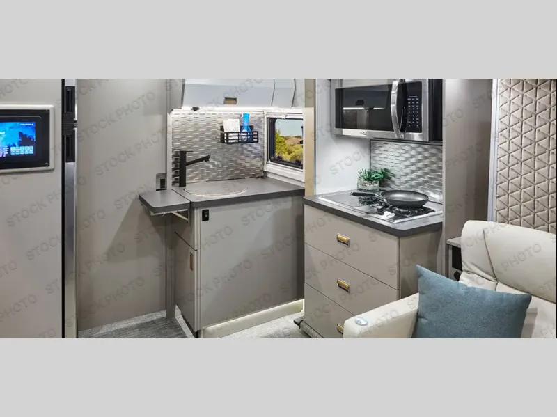 2025 Winnebago Navion 24T - Photo 3