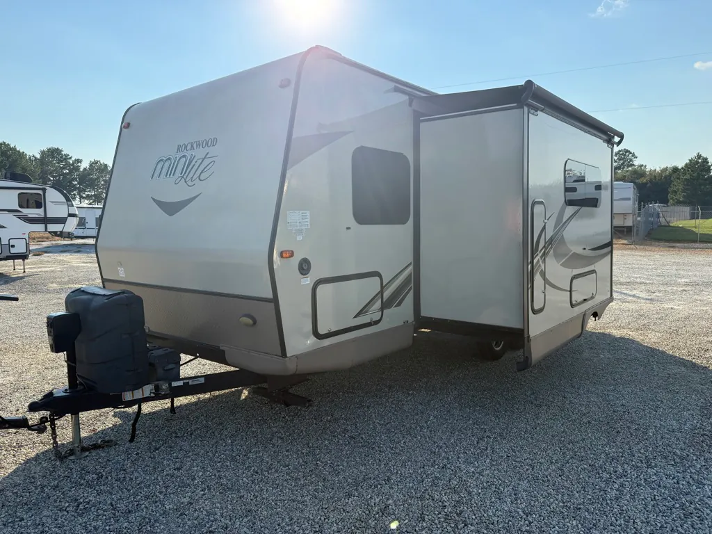 2018 Forest River Rockwood Mini Lite 2507S - Photo 4
