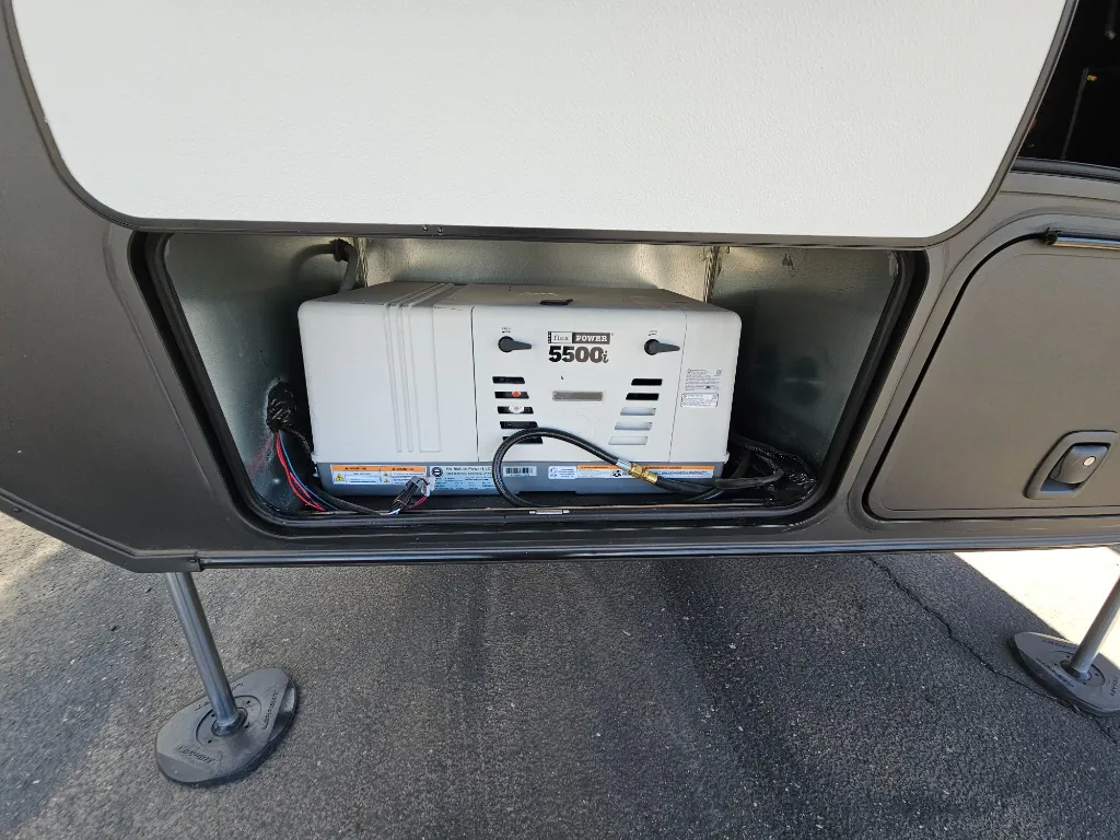 2026 Keystone Raptor 441, Photos photo 10
