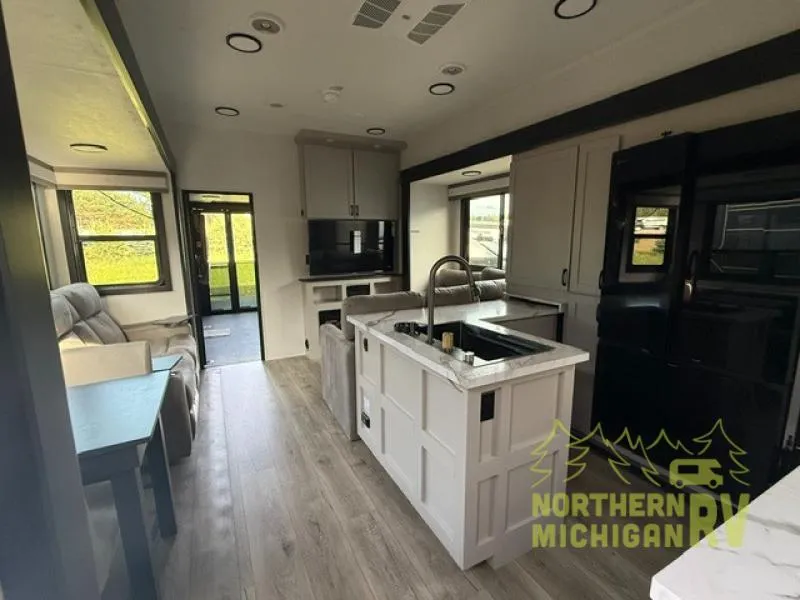 2026 Jayco Seismic 395 - Photo 3