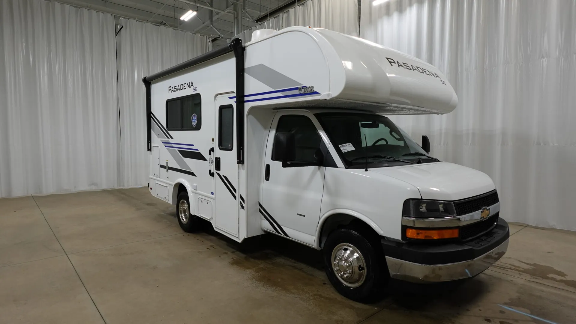 2026 Thor Motor Coach Pasadena SE SX19 Chevy - Photo 2