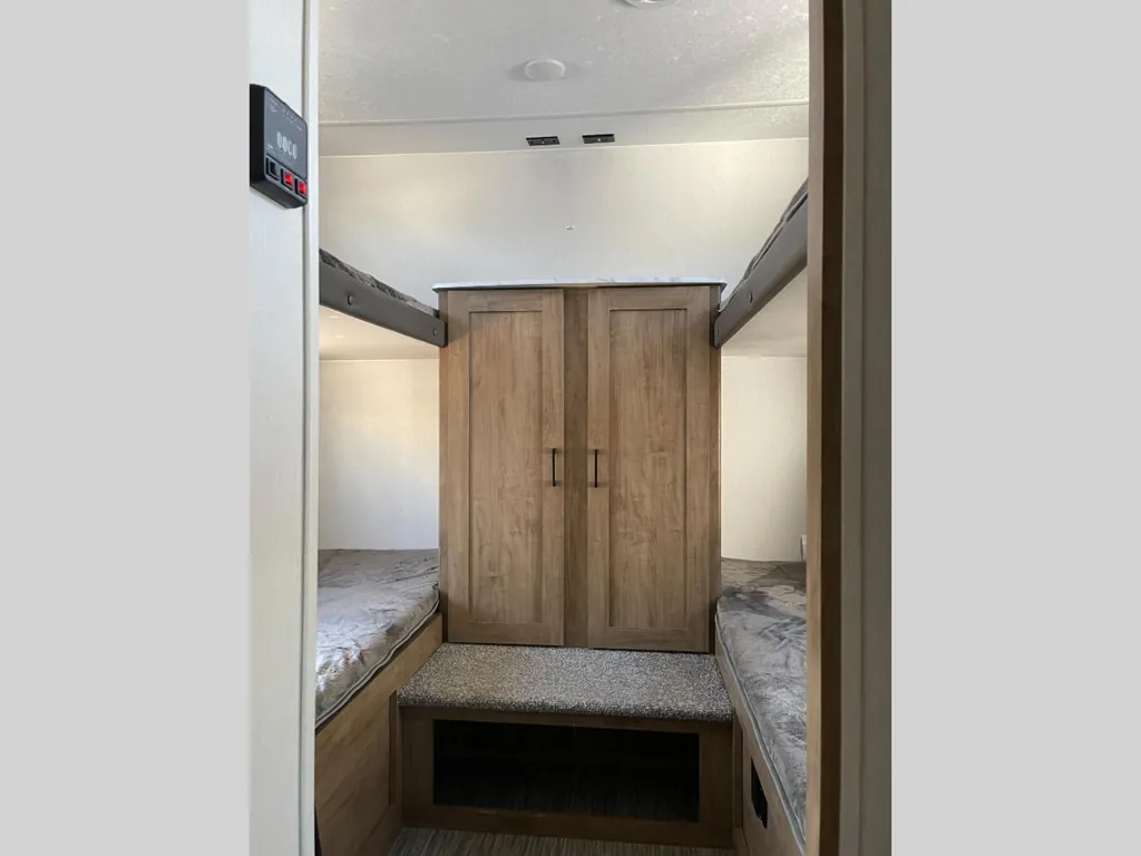 2024 Coachmen Freedom Express Select 29SE, Photos photo 9