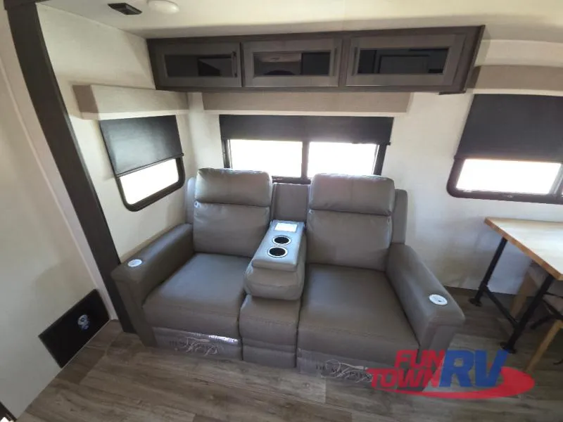 2025 Venture RV SportTrek Touring Edition 292VRB - Photo 2