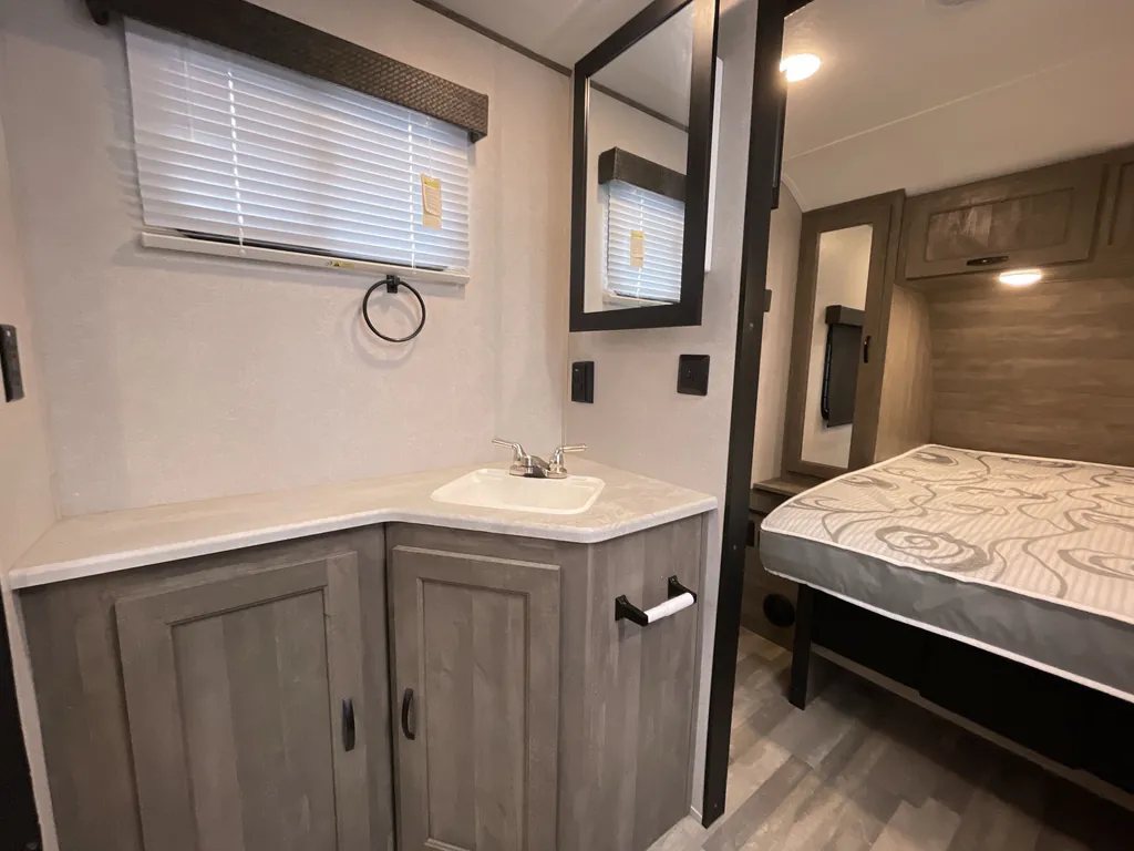 2021 Forest River Vibe 28BH, Photos photo 22