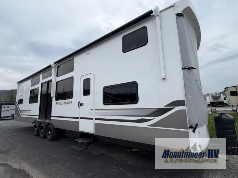 2026 Alliance RV Benchmark 44RKL - Photo 3