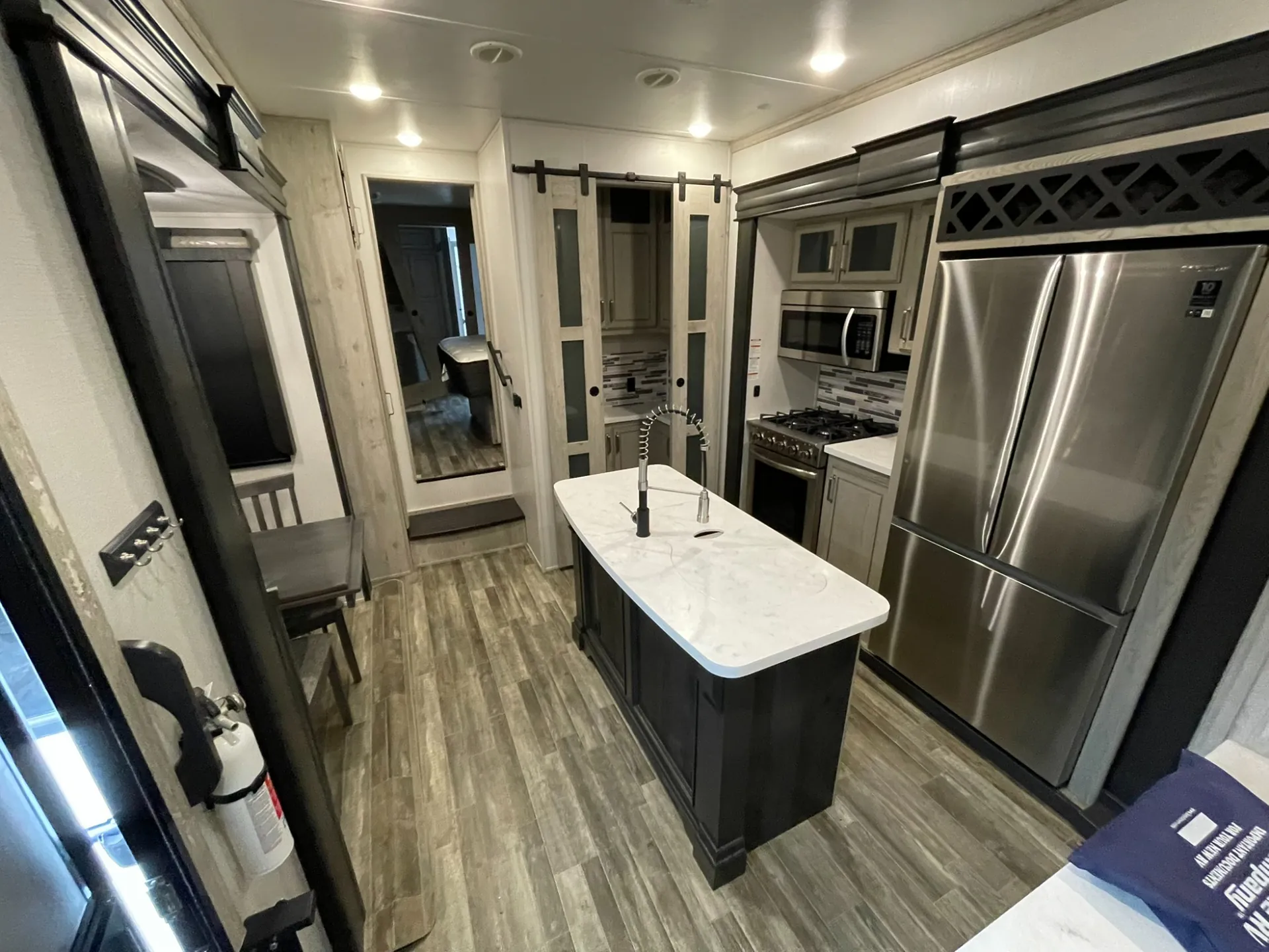2022 Keystone Alpine 3712KB - Photo 2