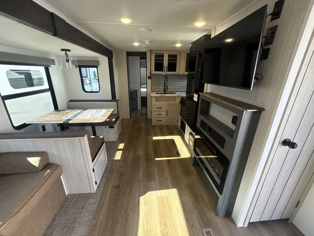 2026 Palomino Puma 337BH, Photos photo 9