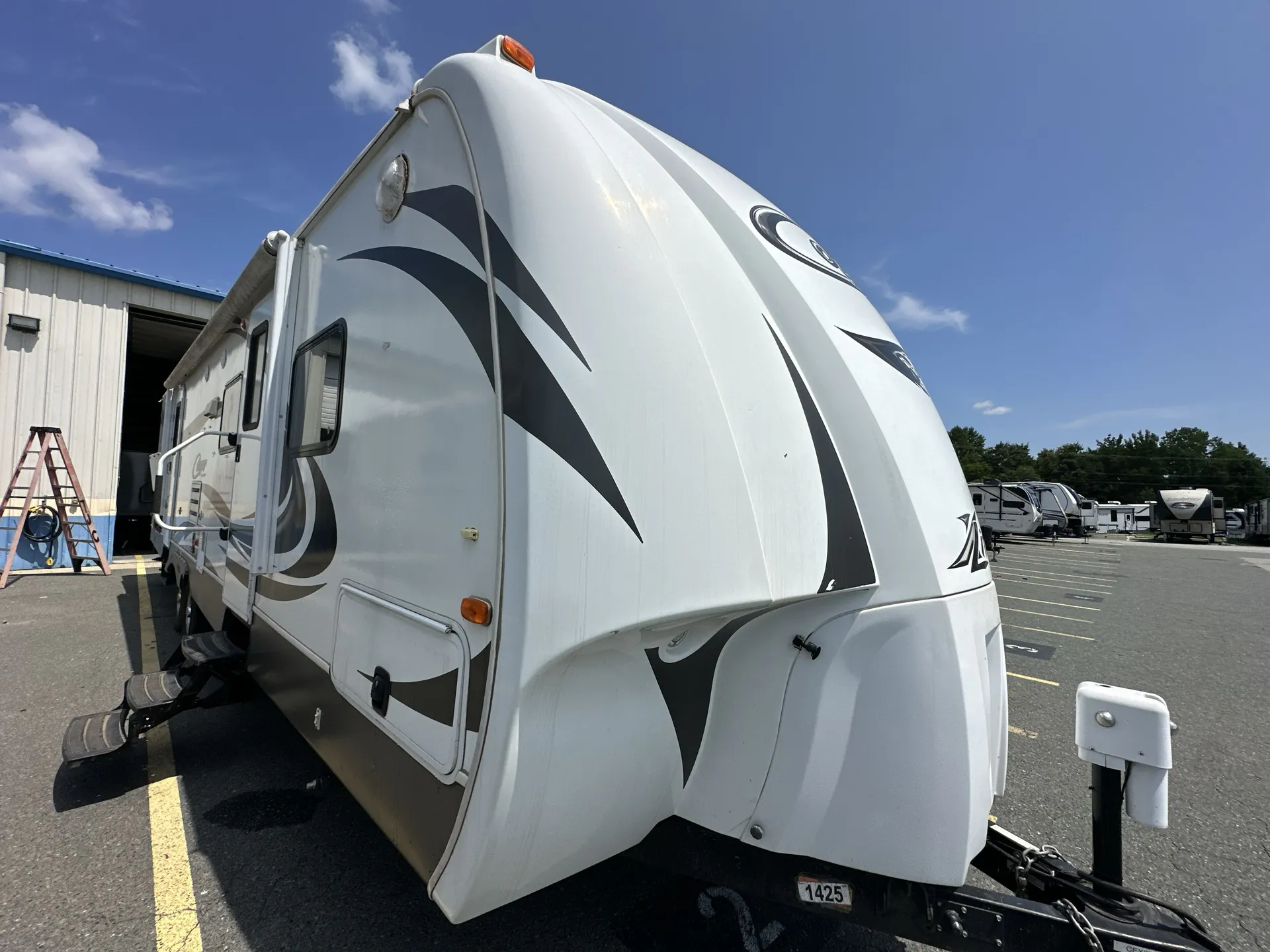 2013 Keystone Cougar XLite 31SQB - Photo 2