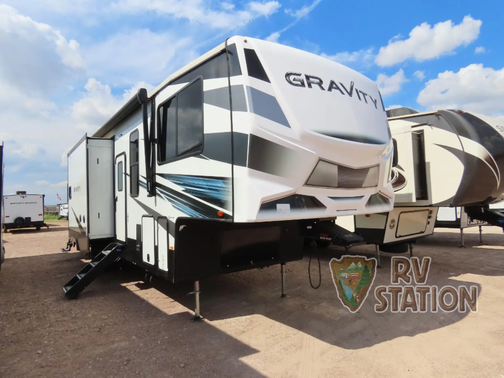 2023 Heartland Gravity 3550 - Photo 3
