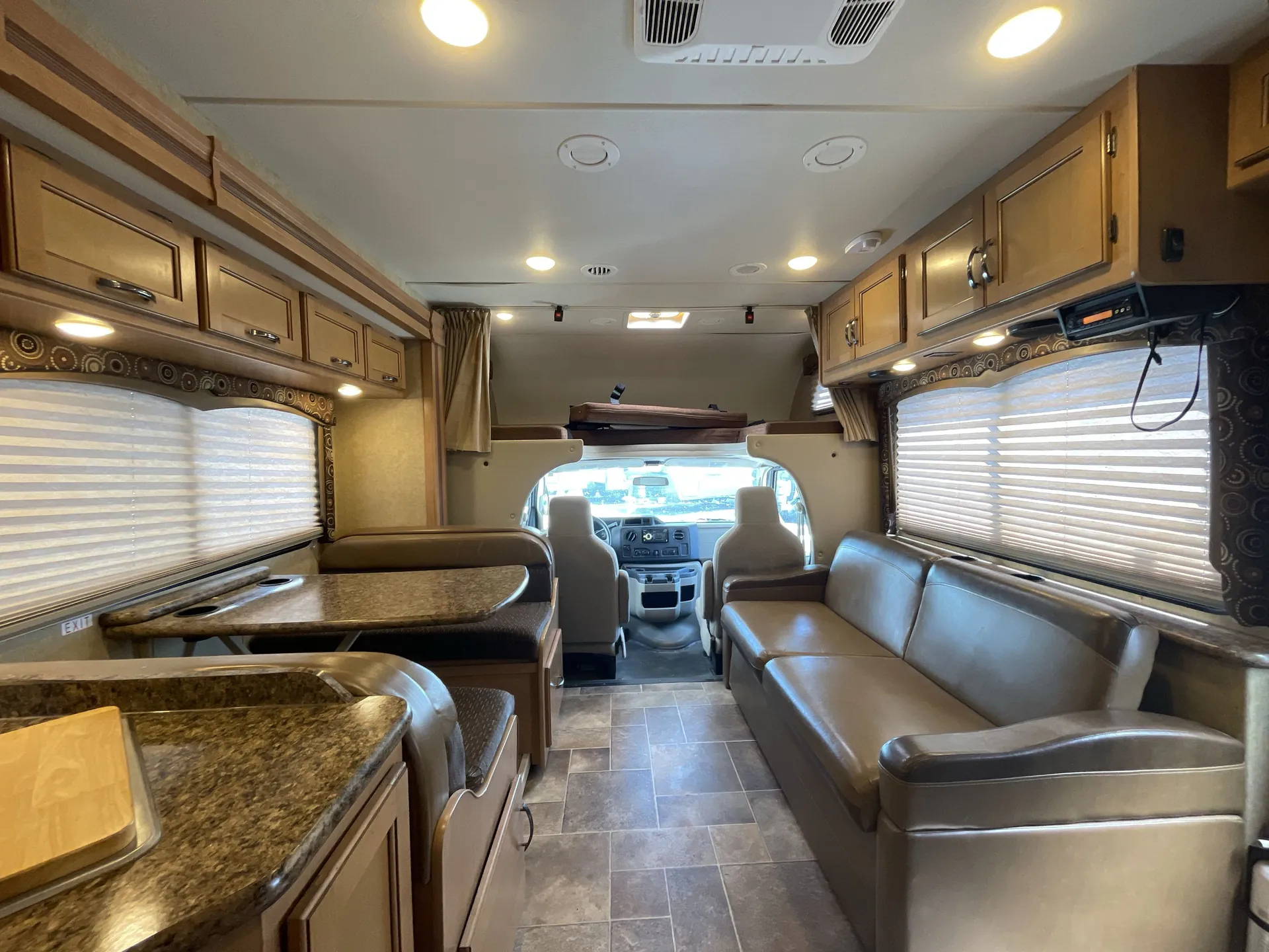 2017 Thor Motor Coach Four Winds 28Z — living area main
